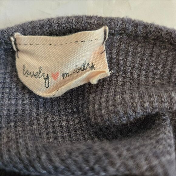 Lovely Melody Gray Waffle Knit Top with Patterned Cuffs - Picture 7 of 8